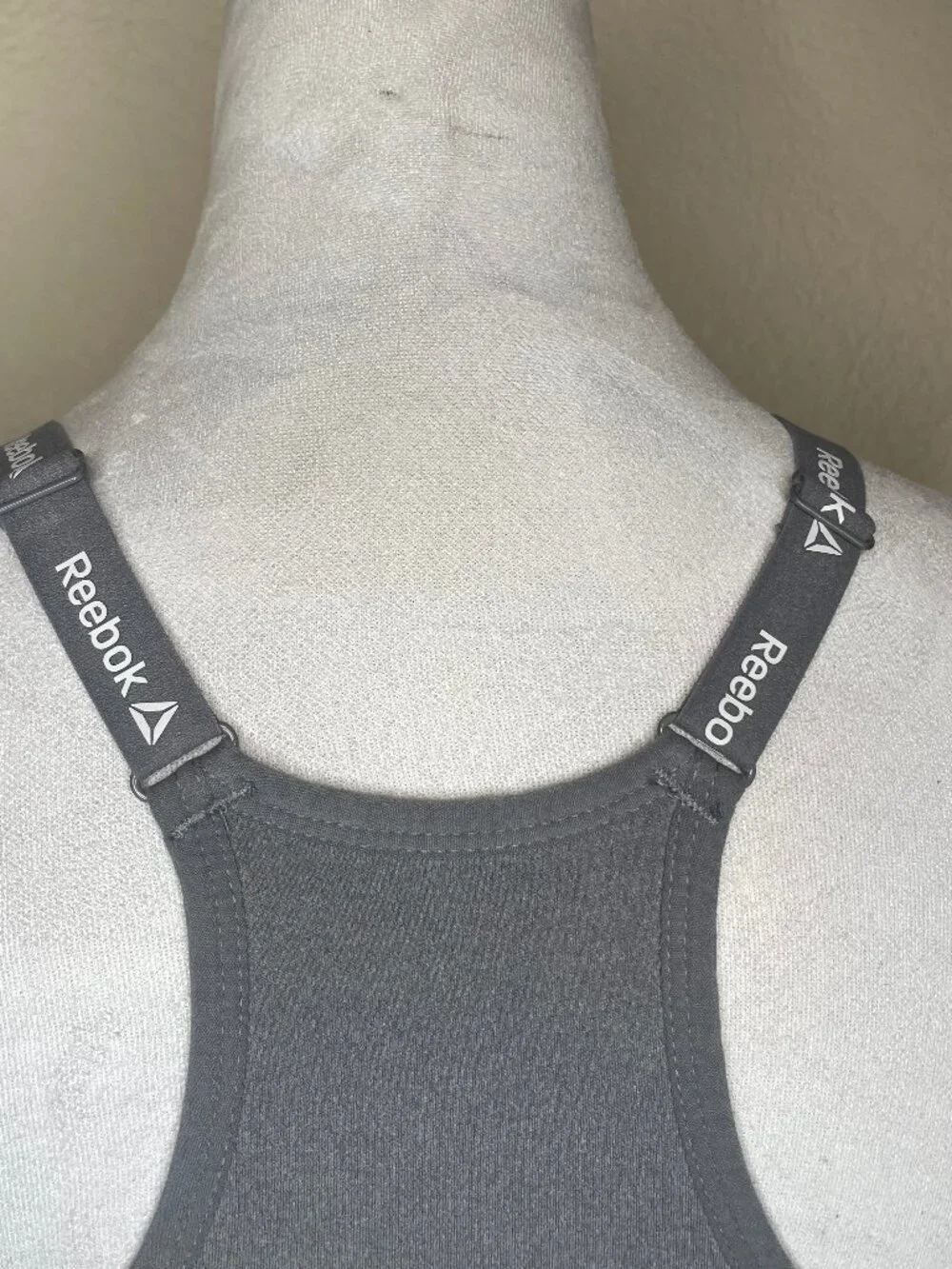 Reebok Gray Athleisure Sports Bra Medium Logo Straps Racerback Gym Workout Top